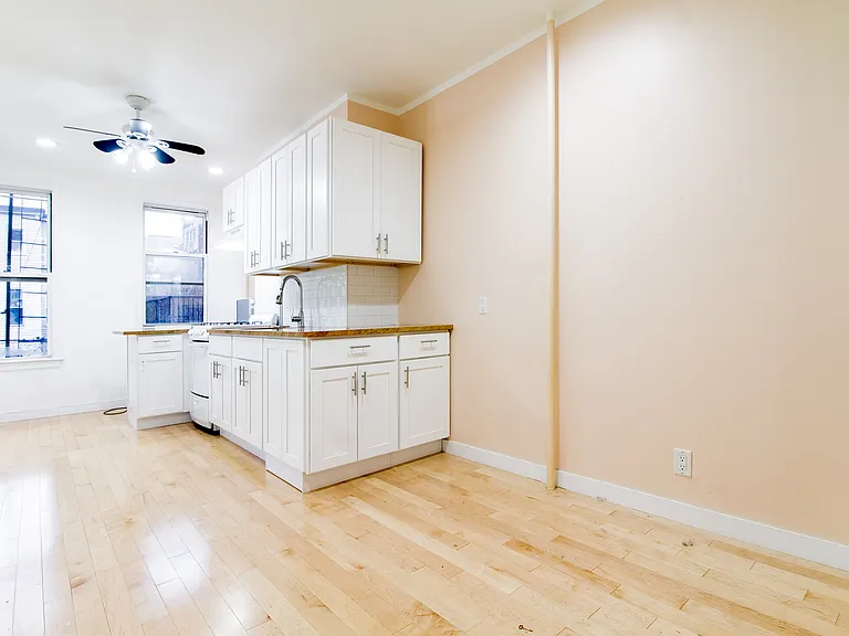 67 Jewel St #2R — Photo 9