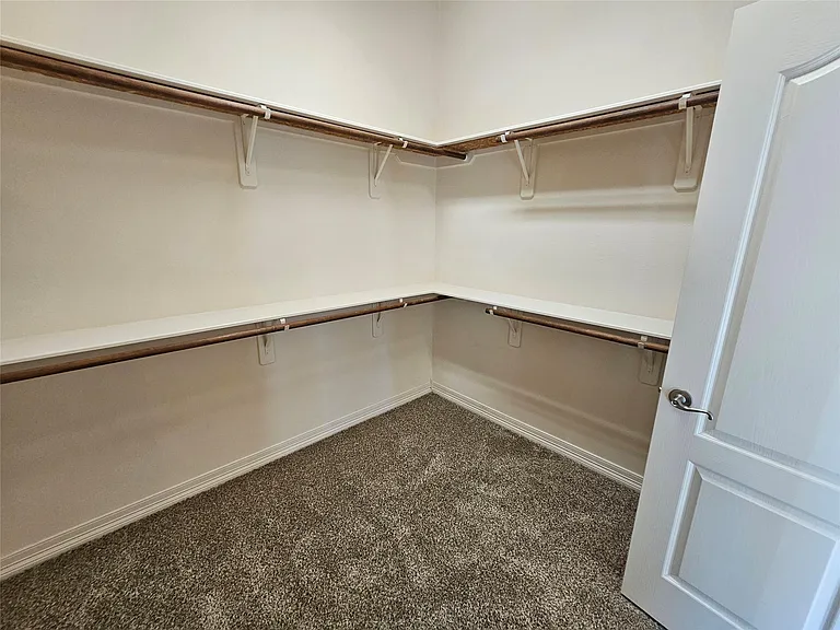 3218 Waters Edge Dr — Photo 25