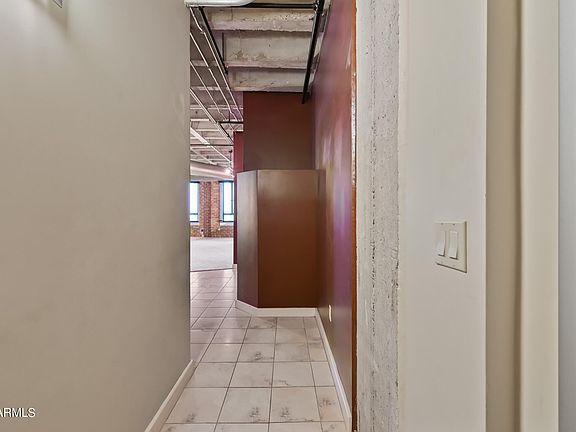 5th image of 114 W Adams St Unit 403