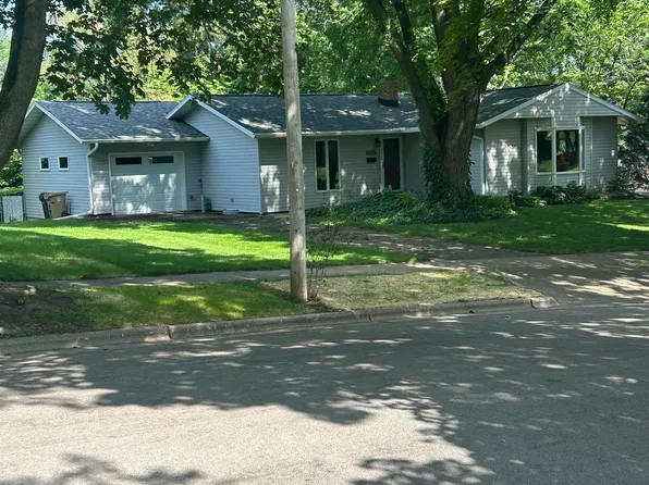 117 Richland Ln, Madison, WI 53705
