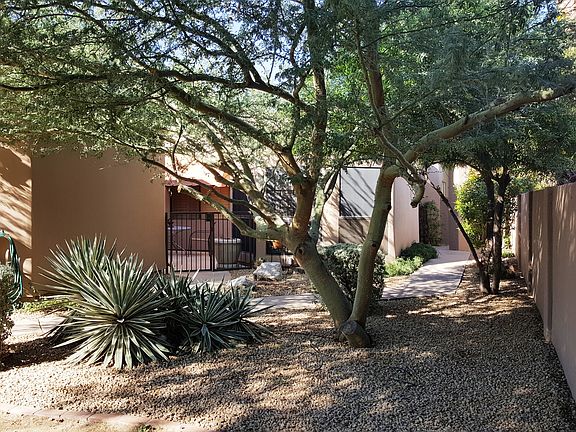3rd image of 4078 E Round Hill Dr