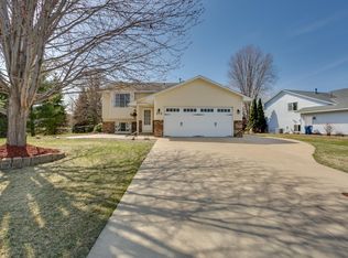 376 Bluestem Ave, Shakopee, MN 55379