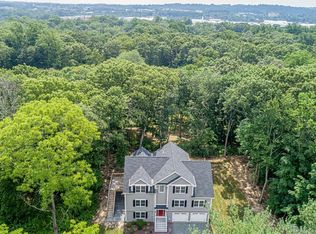 333 Forest Rd, Milford, CT 06461