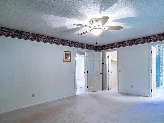 5th image of 1625 Lake Miriam Dr