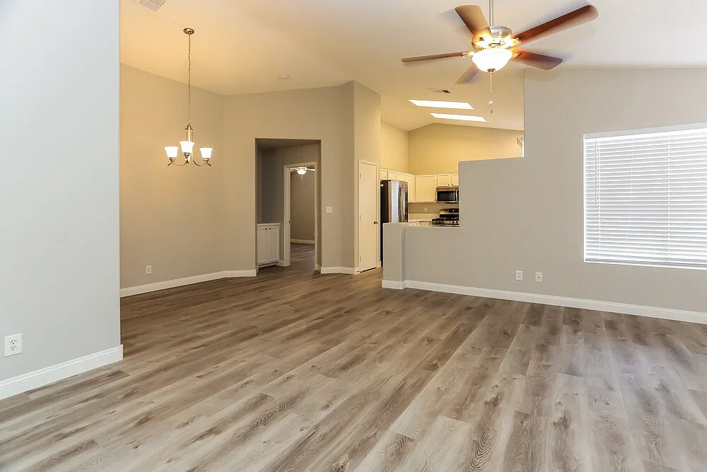 3 bed, 2.0 bath, 1321 sqft, $2,195 — Photo 4