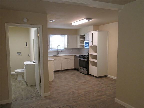 5th image of 7704 Collett Dr