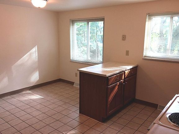 2nd image of 992 Clay Pike