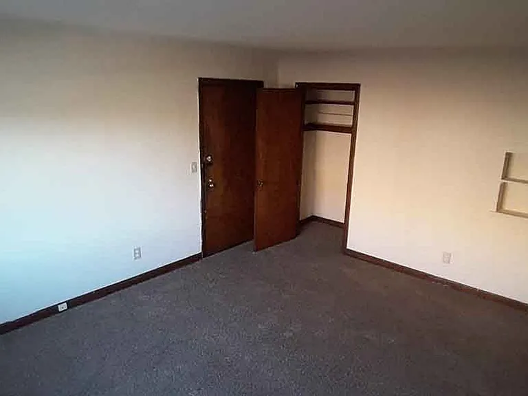 948 Ludlow Ave — Photo 17