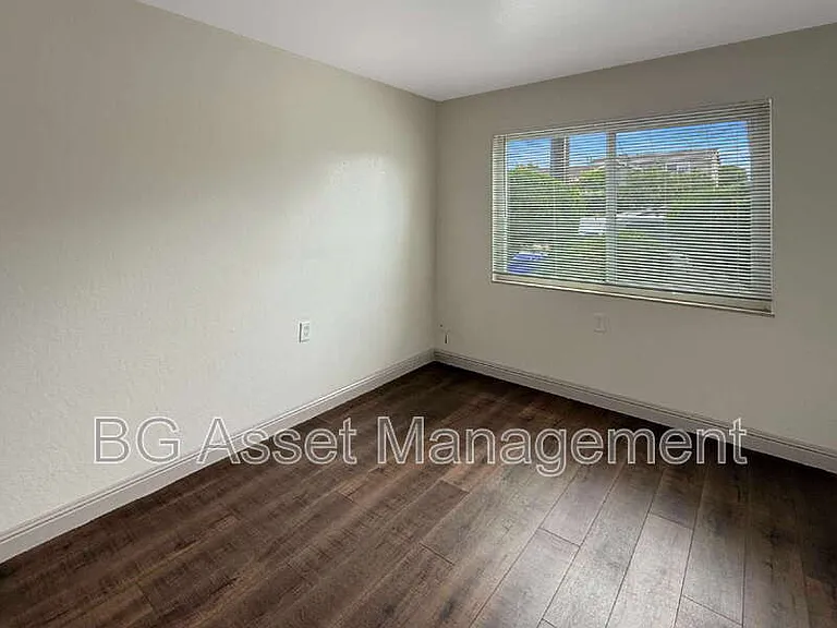 1865 Powell St #2 — Photo 5