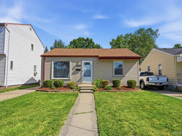 28960 Elmwood St, Garden City, MI 48135