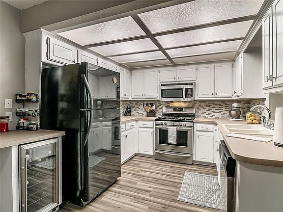 5th image of 13401 Briar Hollow Dr