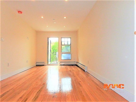 4th image of 3084 29th St APT 4B