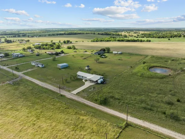 235 Alton Ln, Ennis, TX 75119