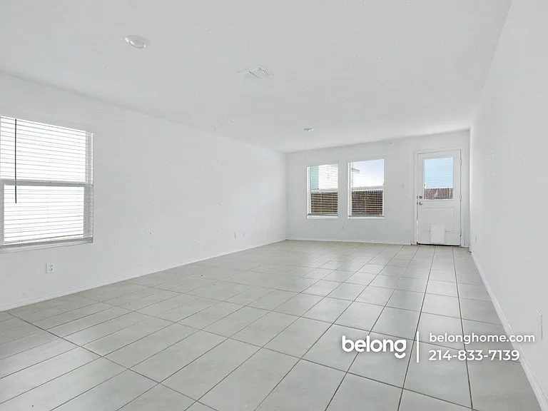 143 Plumcove Dr — Photo 4