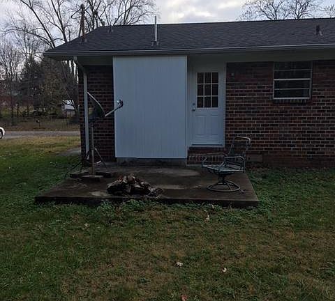 2nd image of 3923 Laurel Dr NW