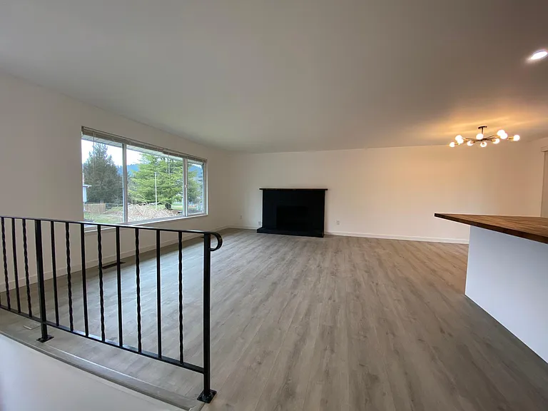 4401 NE 24th St — Photo 32