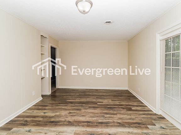4th image of 341 Forest Ave
