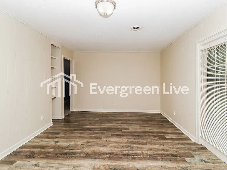 341 Forest Ave — Photo 4