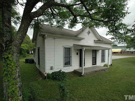 3rd image of 1704 E Pettigrew St