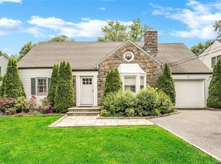 36 Ridgeway Cir, White Plains, NY 10605