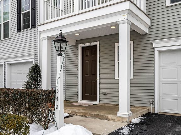 3rd image of 542 Rayburn Ct
