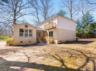 121 Dogwood Ln, Greenville, SC 29611