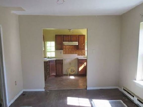 3rd image of 146 Modena Rd