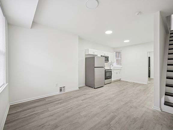 2nd image of 846 N Stillman St