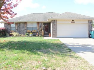 3367 S Valley View Dr, Springfield, MO 65807