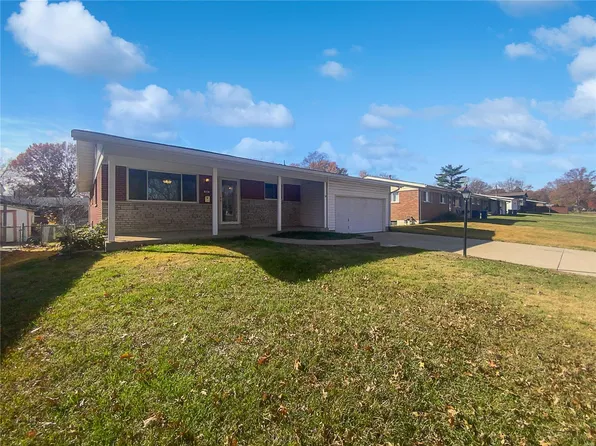 604 Suntide Dr, Saint Louis, MO 63125