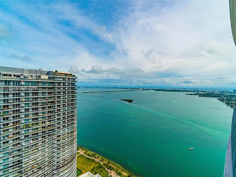 1750 N Bayshore Dr #5505 — Photo 1