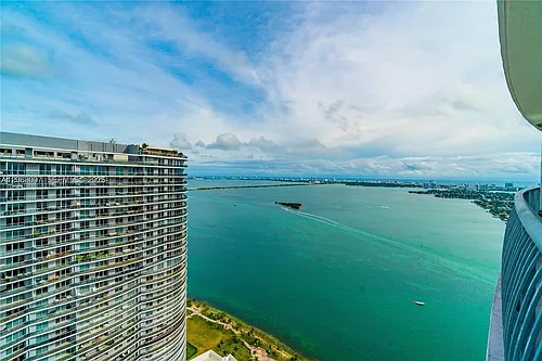 1750 N Bayshore Dr Photo 1