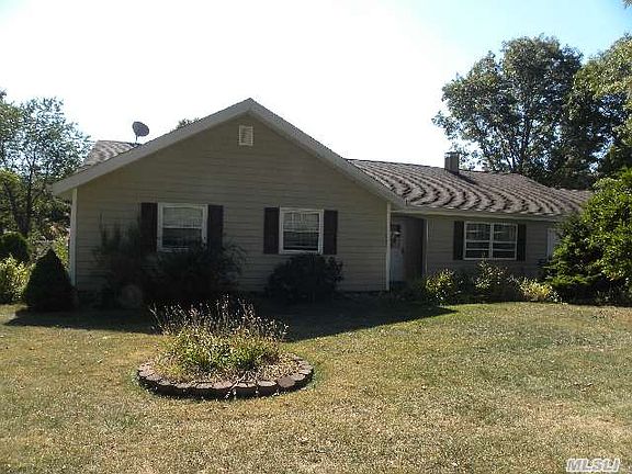 2nd image of 14 Justin Dr