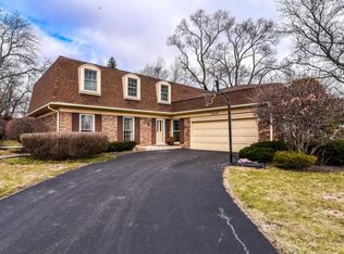 3408 Lake Knoll Dr, Northbrook, IL