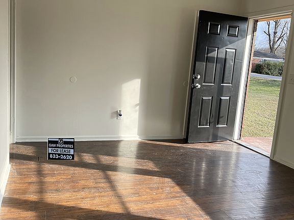 3rd image of 2602 Glenrose Ave