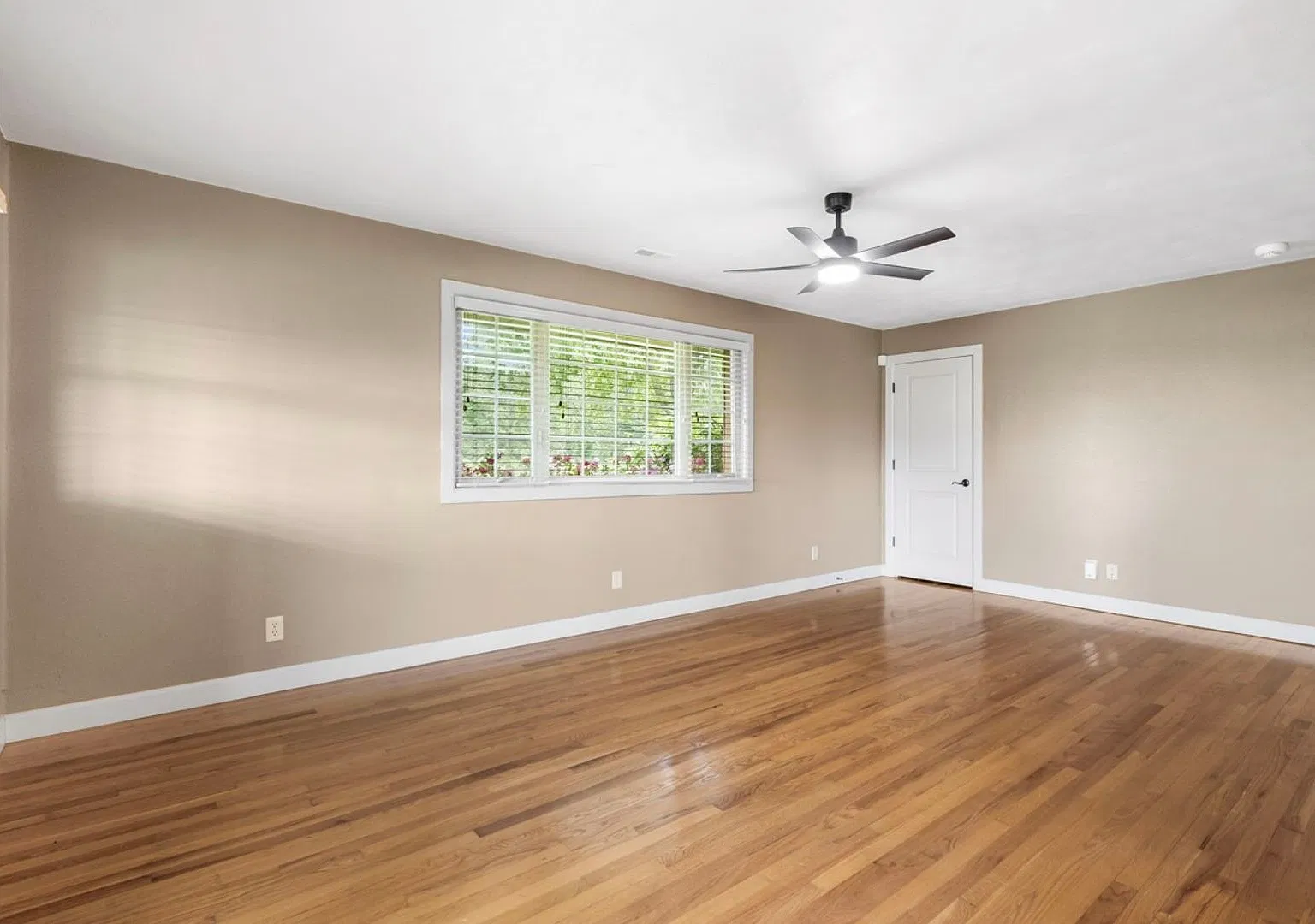 Country Living | Spacious Home | Beautiful Outdoor Space | Rogersville! — Photo 3