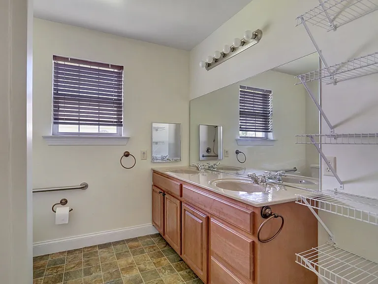 312 Sleepy Hollow Dr — Photo 30