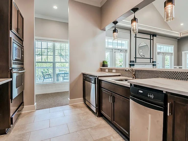Leyland Pointe — Photo 12