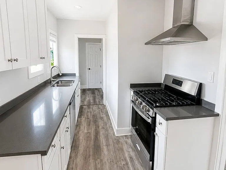 88 S Allen Ave — Photo 21
