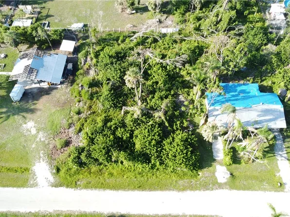 5499 Easy St, Bokeelia, FL 33922