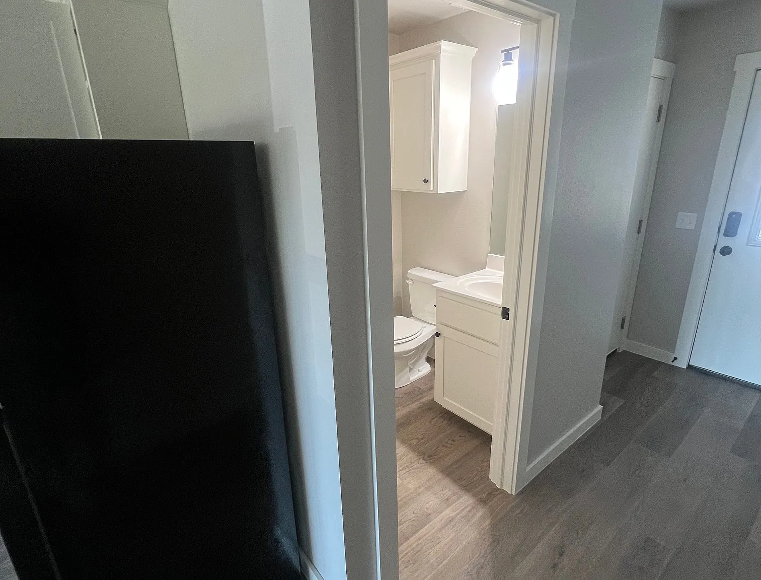 521 S Florence Ave — Photo 4