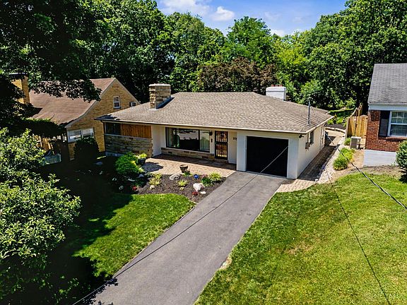 3rd image of 1983 Honeysuckle Ln