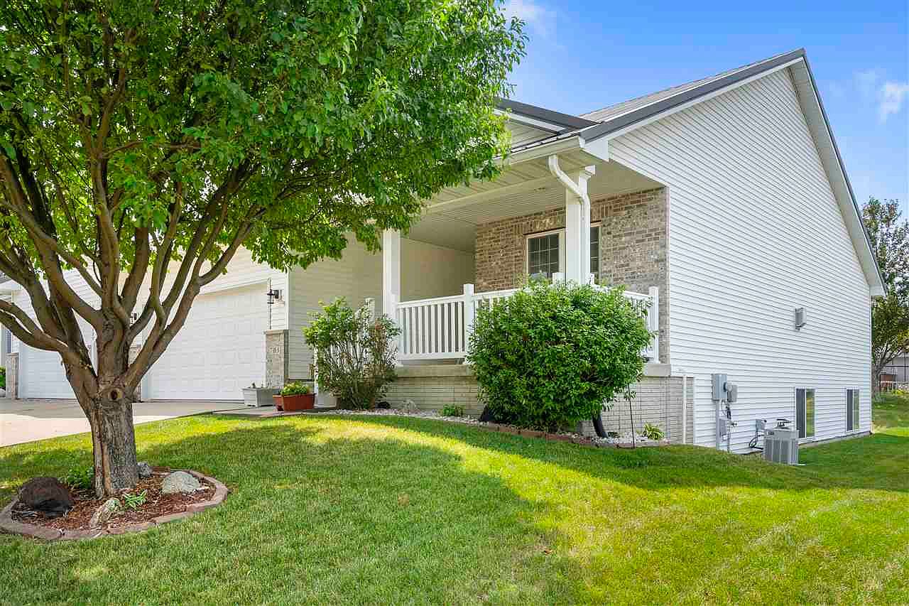 705 Hillview Dr, Fairfax, IA 52228 Zillow