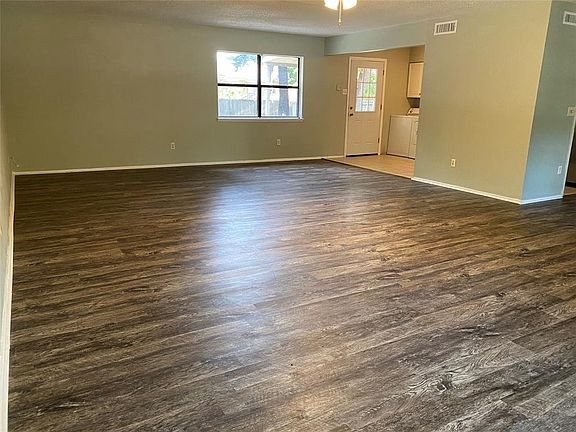 2nd image of 1202 Springwood Dr