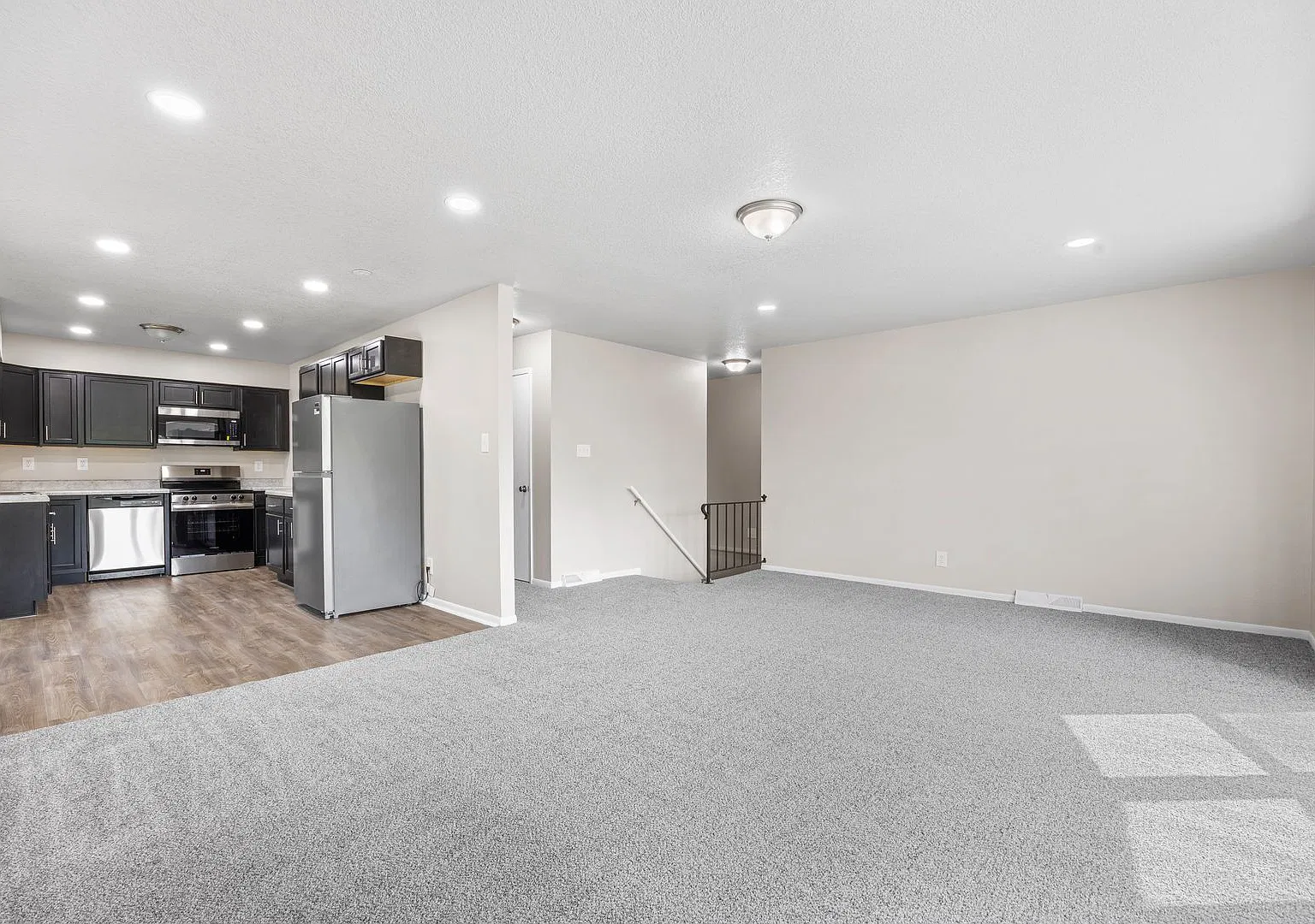 Charming 3 bedroom 1.5 bathroom home — Photo 2