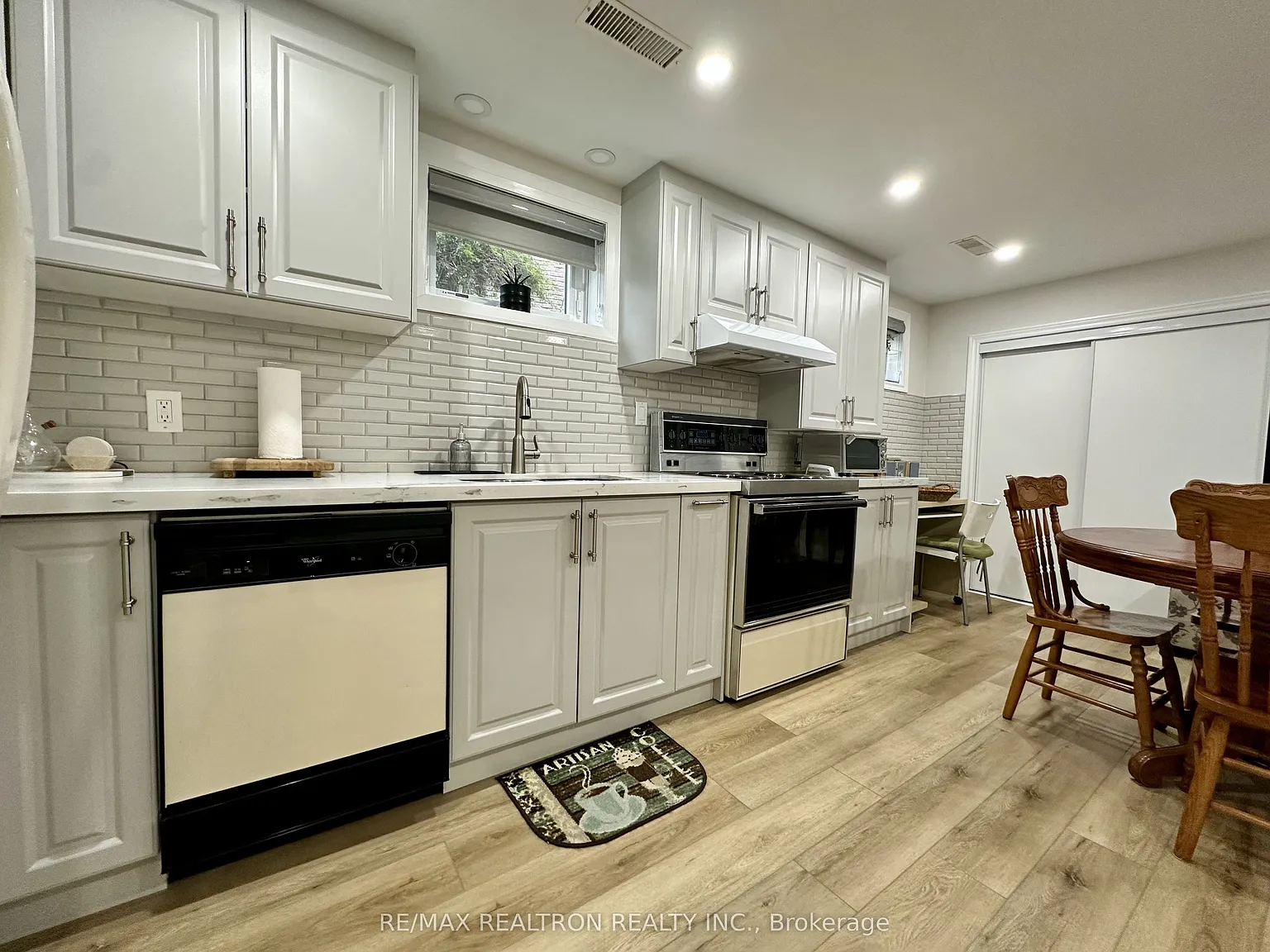 1 bed, $2,300 — Photo 4