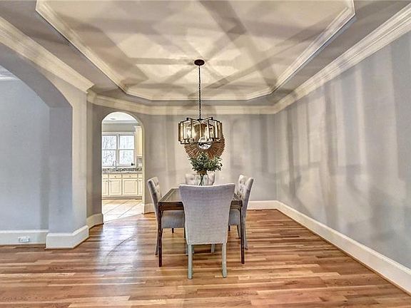 5th image of 235 Dogwood Walk Ln