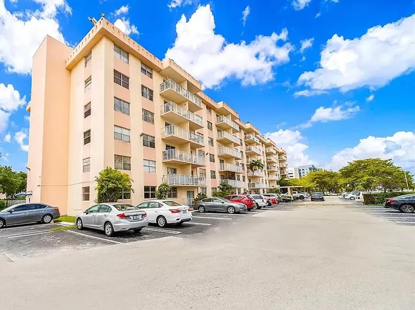 16465 NE 22nd Ave APT 520, North Miami Beach, FL 33160