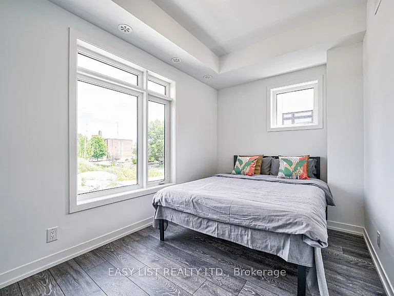 27 Spruce Pines Cres — Photo 16