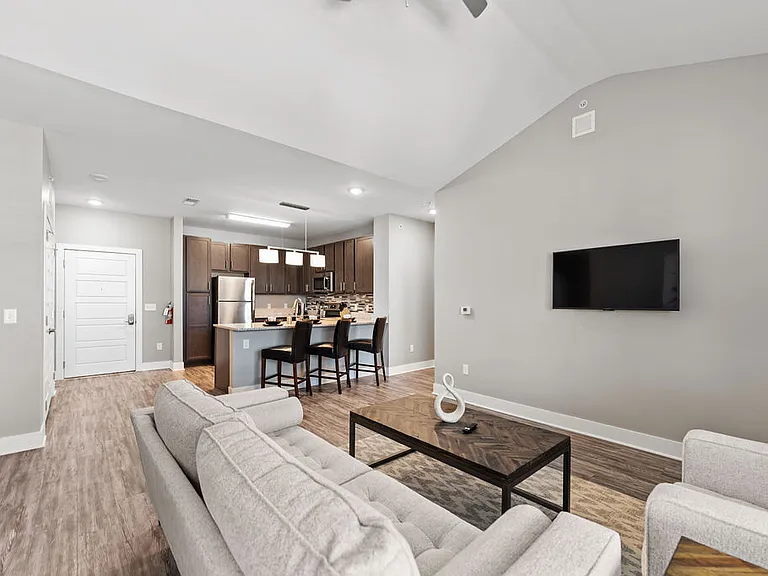 Bonavia Luxury Apartments — Photo 28